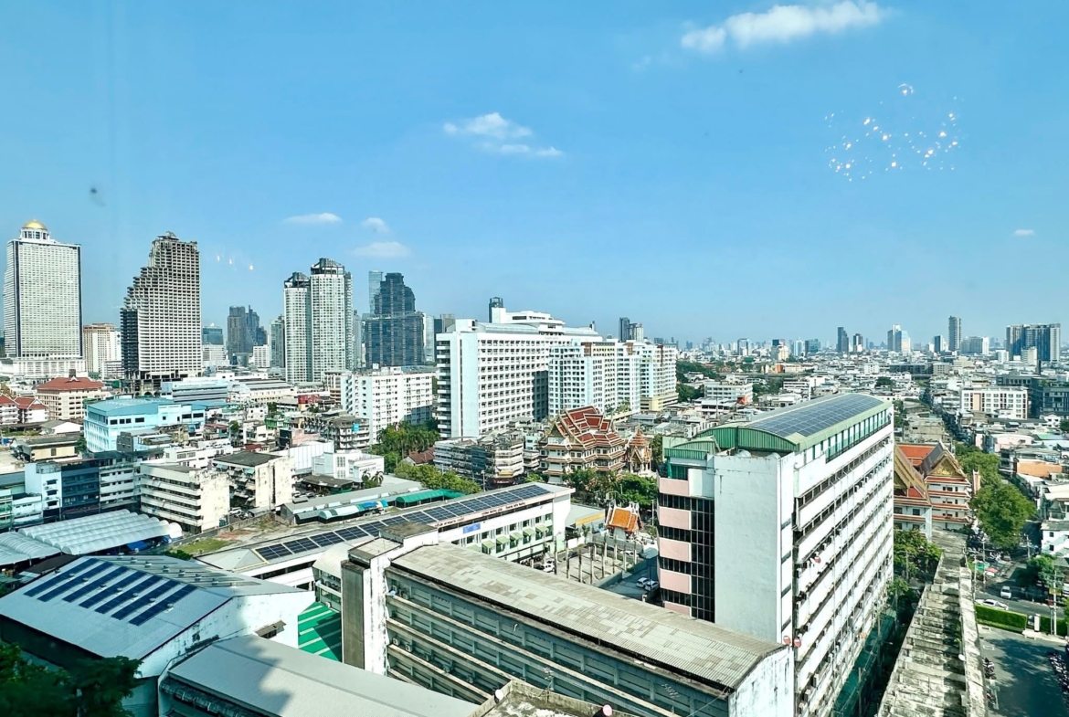 3-Bed 4-Bath 250 sqm Four Seasons Condo near BTS Saphan Taksin for Rent 380K THB