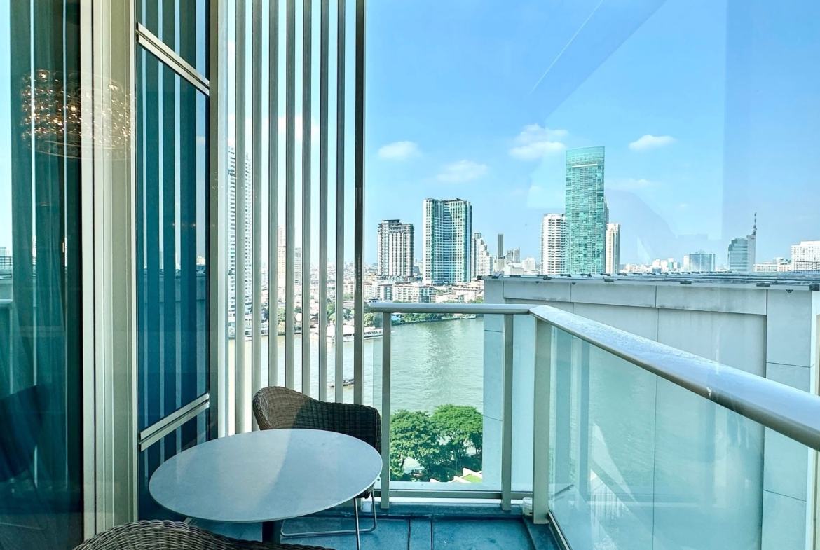 3-Bed 4-Bath 250 sqm Four Seasons Condo near BTS Saphan Taksin for Rent 380K THB