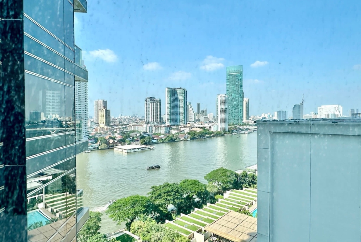 3-Bed 4-Bath 250 sqm Four Seasons Condo near BTS Saphan Taksin for Rent 380K THB