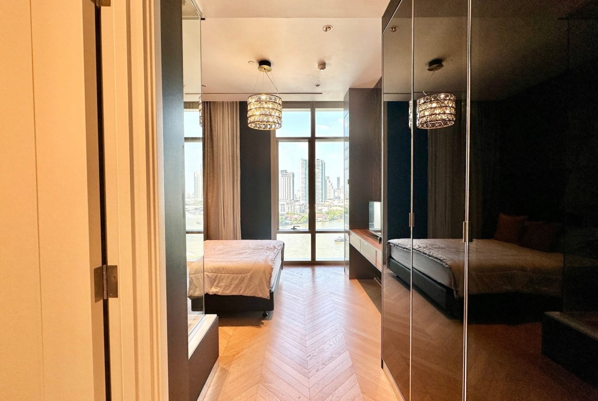 3-Bed 4-Bath 250 sqm Four Seasons Condo near BTS Saphan Taksin for Rent 380K THB