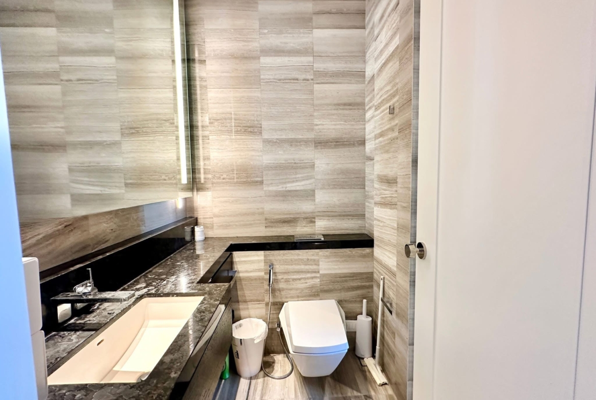 3-Bed 4-Bath 250 sqm Four Seasons Condo near BTS Saphan Taksin for Rent 380K THB