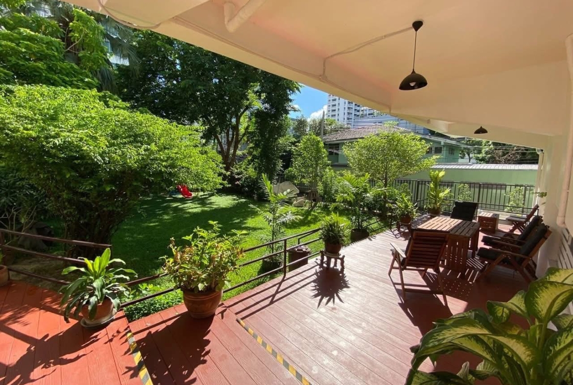 4-Bed 4-Bath 250 sqm KC Court Apartment Near BTS Thong Lo for Rent 80K THB