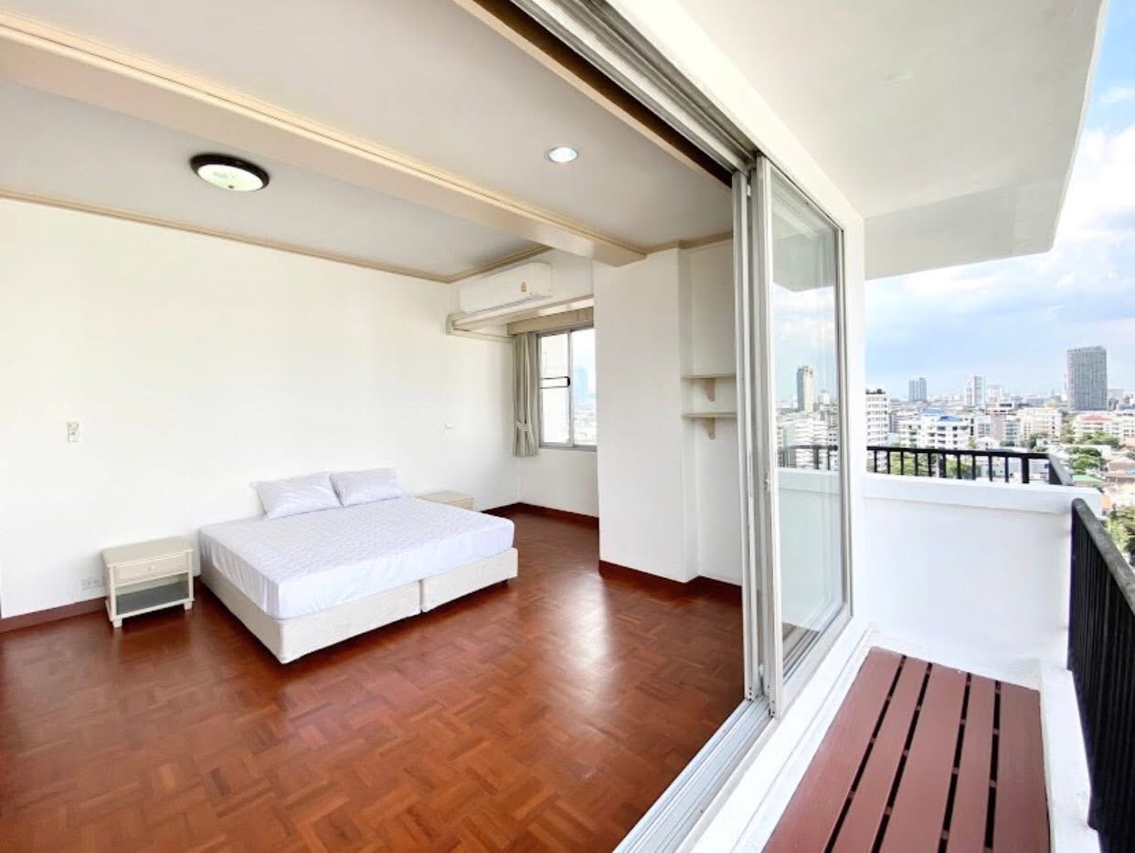 4-Bed 4-Bath 250 sqm KC Court Apartment Near BTS Thong Lo for Rent 80K THB