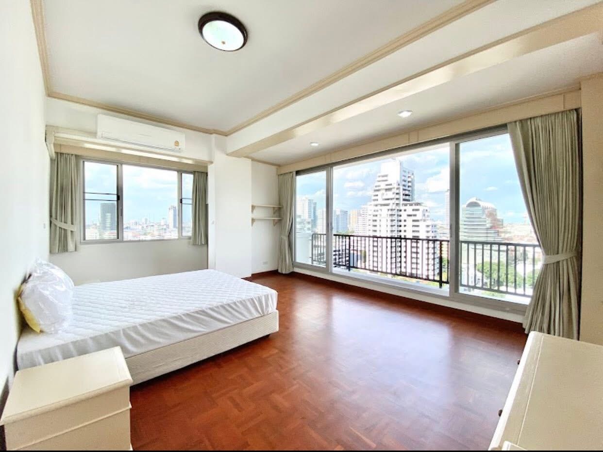 4-Bed 4-Bath 250 sqm KC Court Apartment Near BTS Thong Lo for Rent 80K THB