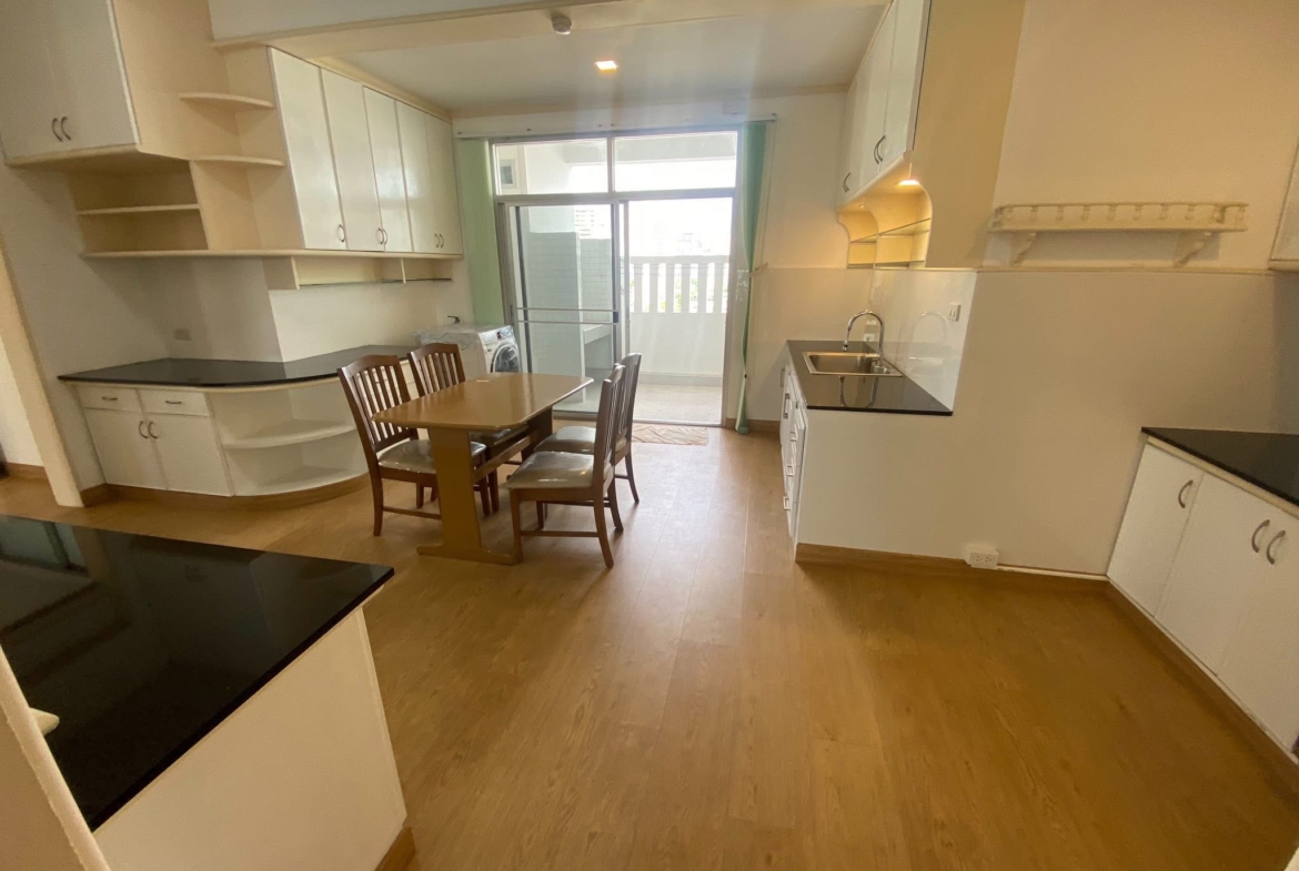 4-Bed 4-Bath 250 sqm KC Court Apartment Near BTS Thong Lo for Rent 80K THB