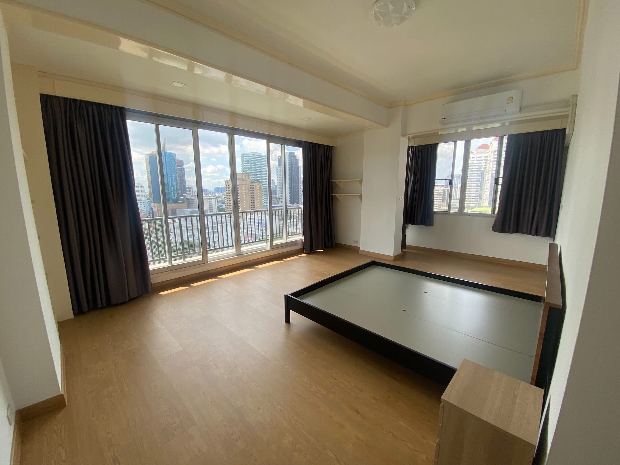 4-Bed 4-Bath 250 sqm KC Court Apartment Near BTS Thong Lo for Rent 80K THB