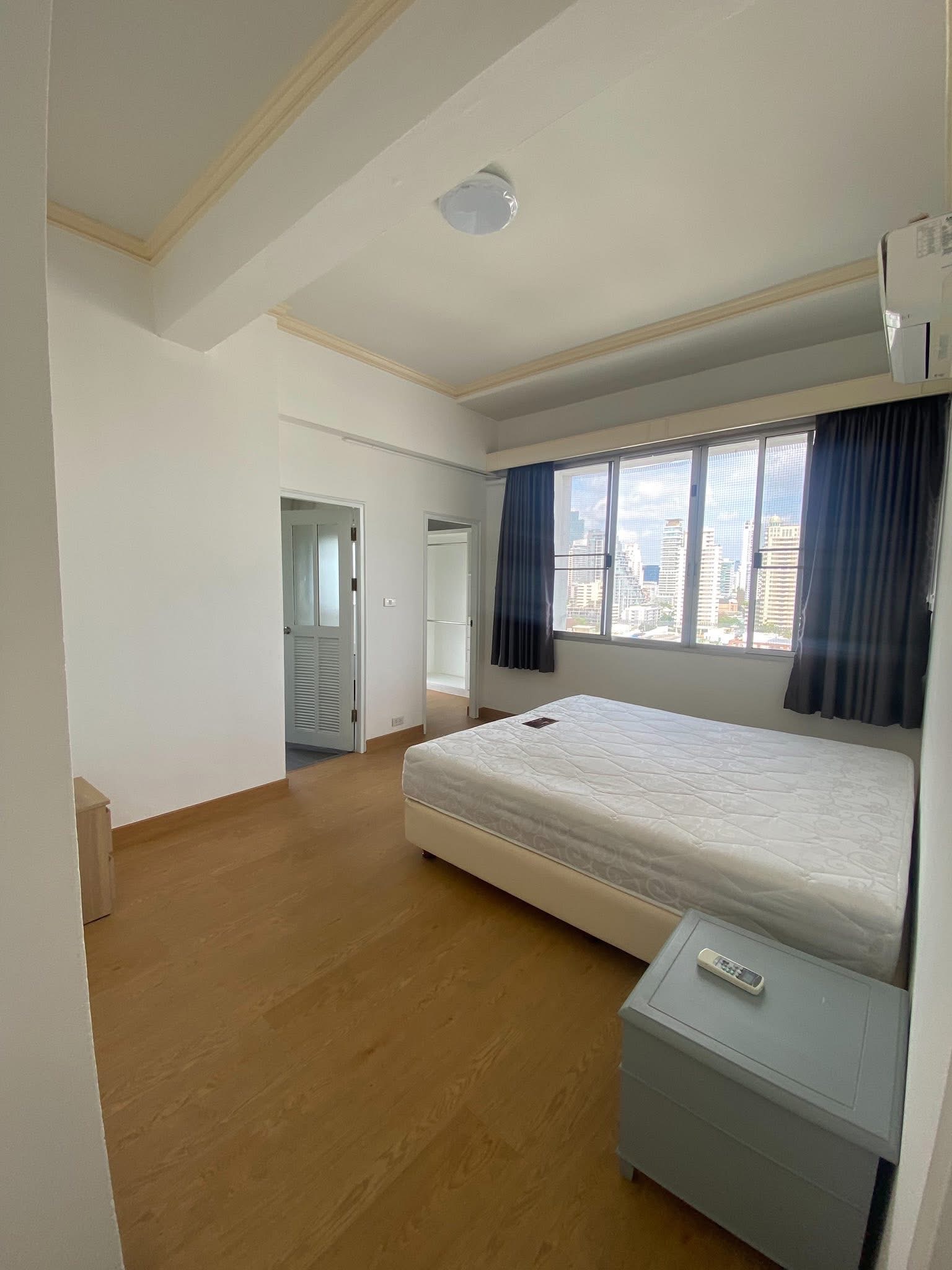 4-Bed 4-Bath 250 sqm KC Court Apartment Near BTS Thong Lo for Rent 80K THB