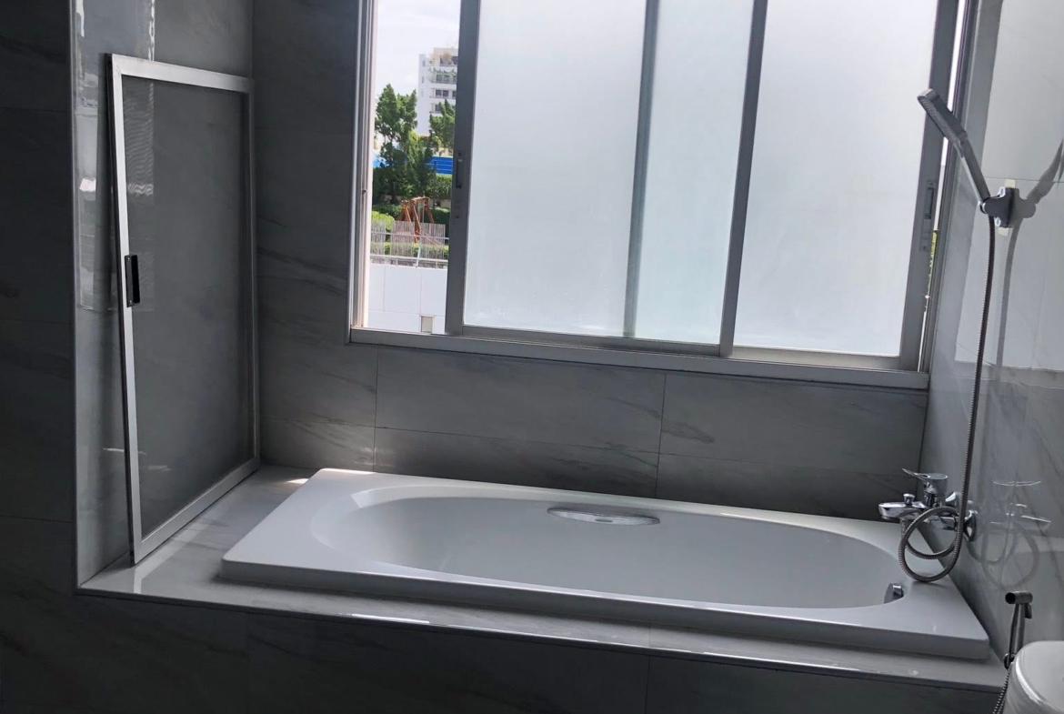4-Bed 4-Bath 250 sqm KC Court Apartment Near BTS Thong Lo for Rent 80K THB