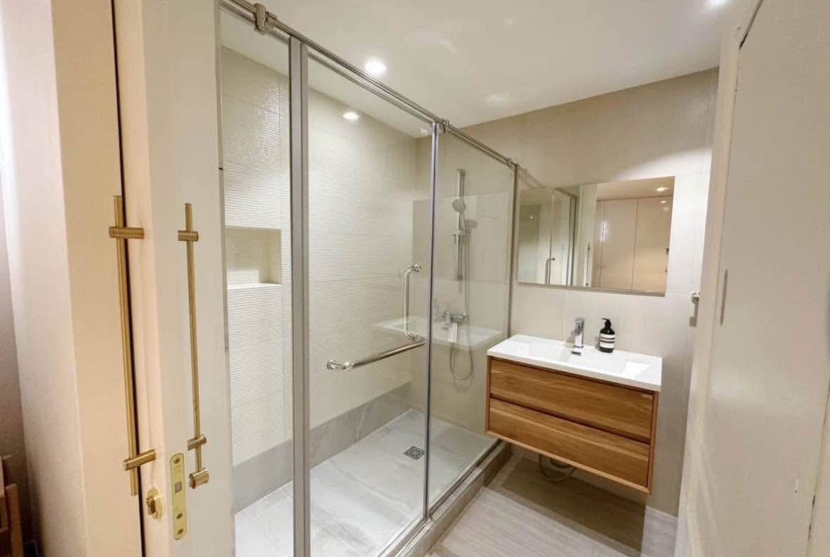 2-Bed 2-Bath 139 sqm Condo at DS Tower 2 near BTS Phrom Phong for Sale 16.8M THB