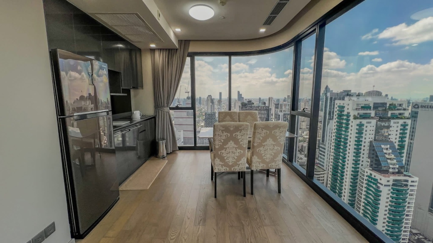 2-Bed 2-Bath 64 sqm Condo at Ashton Asoke Near BTS Asoke MRT Sukhumvit for Rent 62K THB