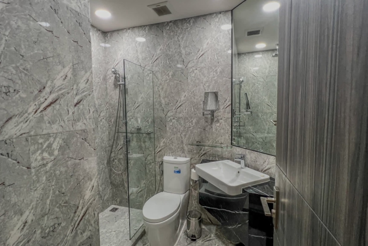 2-Bed 2-Bath 64 sqm Condo at Ashton Asoke Near BTS Asoke MRT Sukhumvit for Rent 62K THB