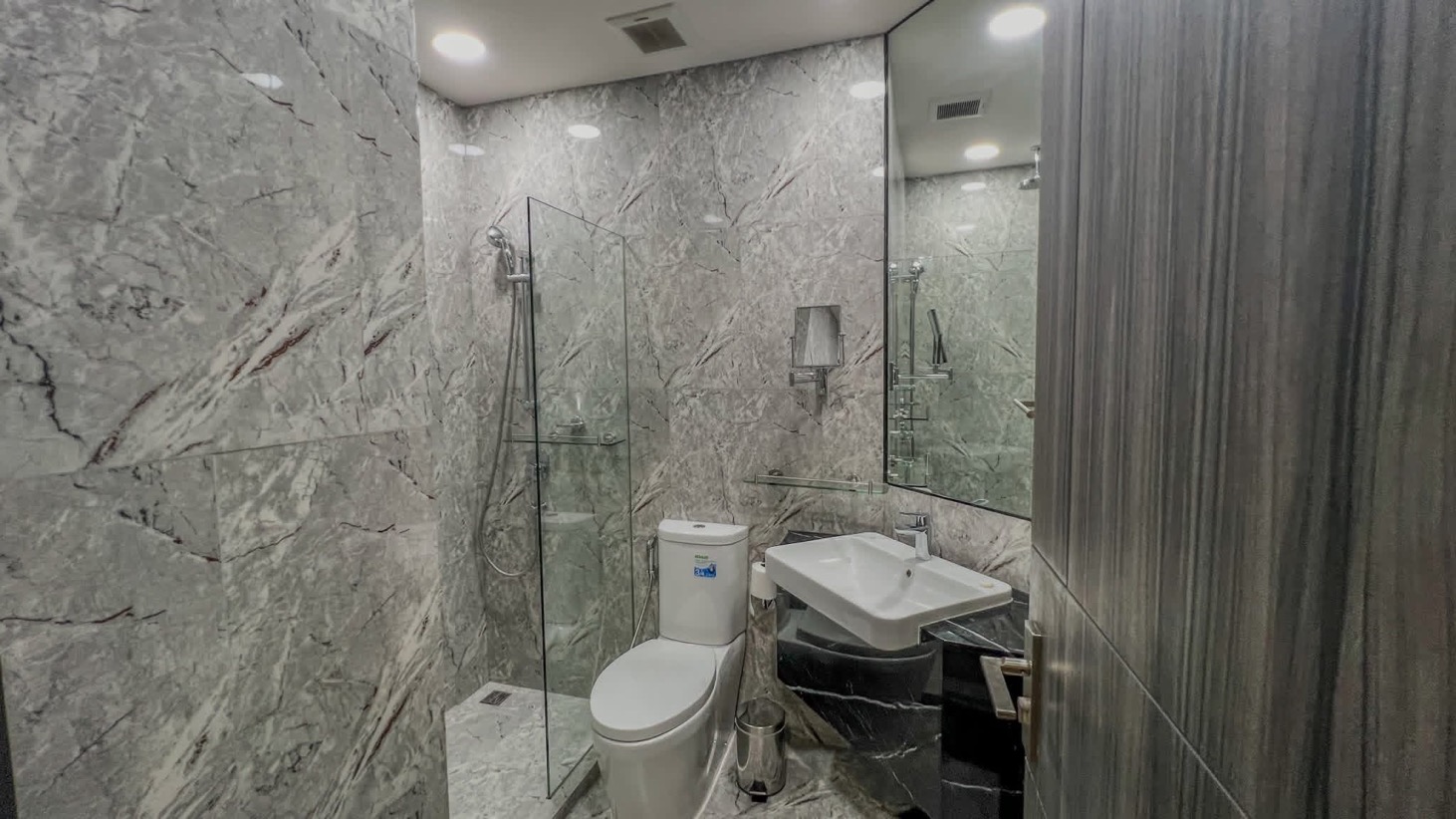 2-Bed 2-Bath 64 sqm Condo at Ashton Asoke Near BTS Asoke MRT Sukhumvit for Rent 62K THB