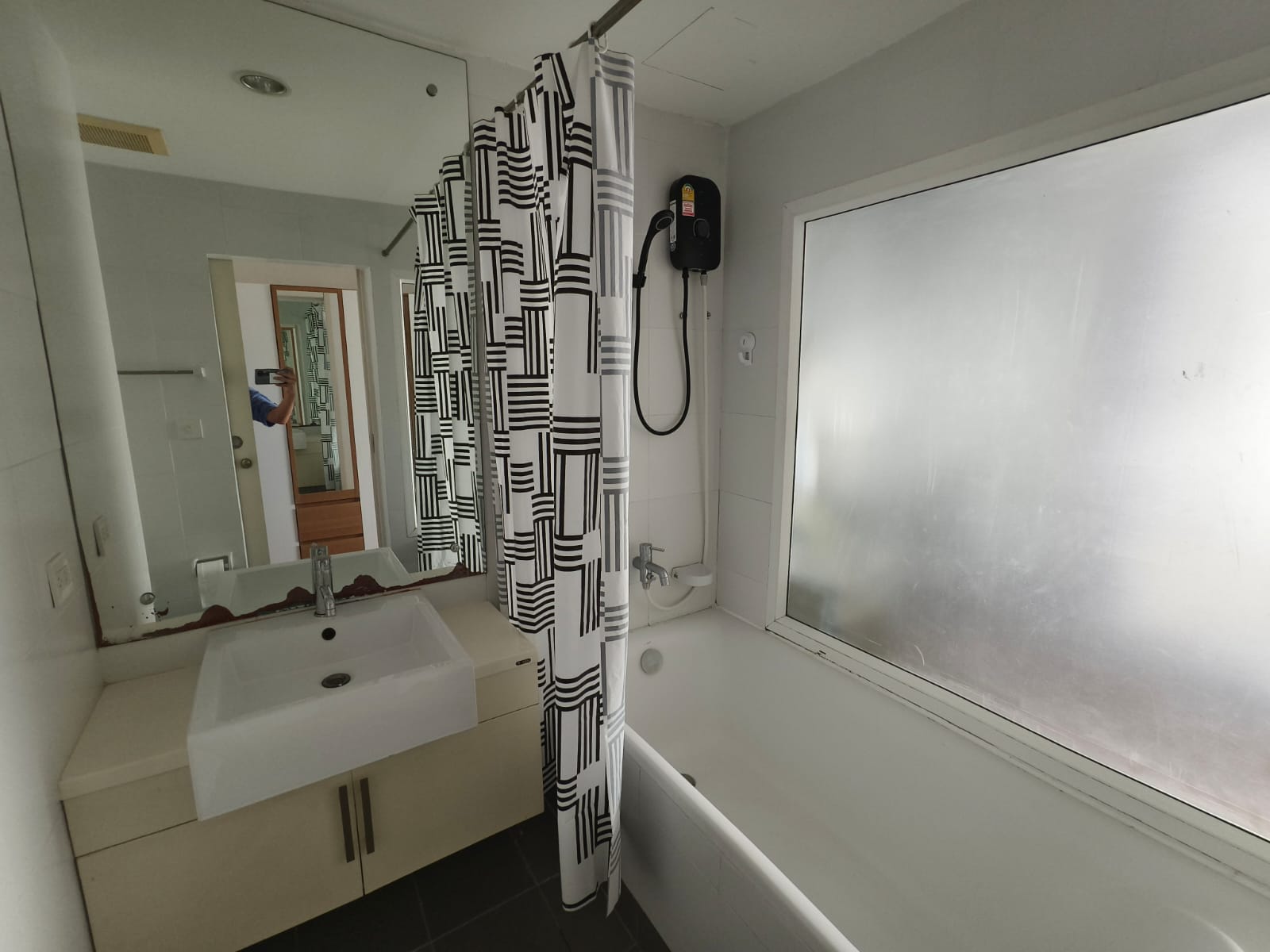 1-Bed 1-Bath 42 sqm Condo at The Seed Mingle for Sale 3.9M THB Near BTS Chong Nonsi