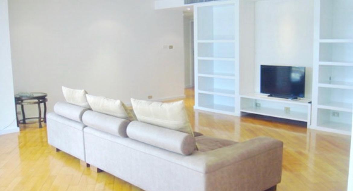 3-Bed 4-Bath 446 sqm Condo at TBI Tower near Phrom Phong BTS for Rent 100K THB