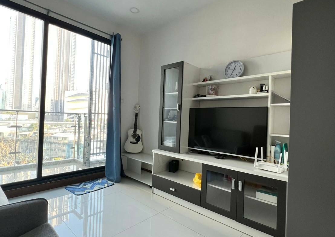 1-Bed 1-Bath 48 sqm Condo at Supalai Premier Charoen Nakhon for Sale 5.5M THB Near BTS Gold Line Charoen Nakhon