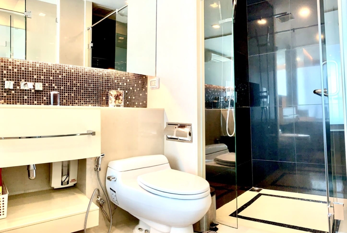 1-Bed 1-Bath 45 sqm Condo at The Address Asoke near MRT Phetchaburi for Rent 26K THB/month