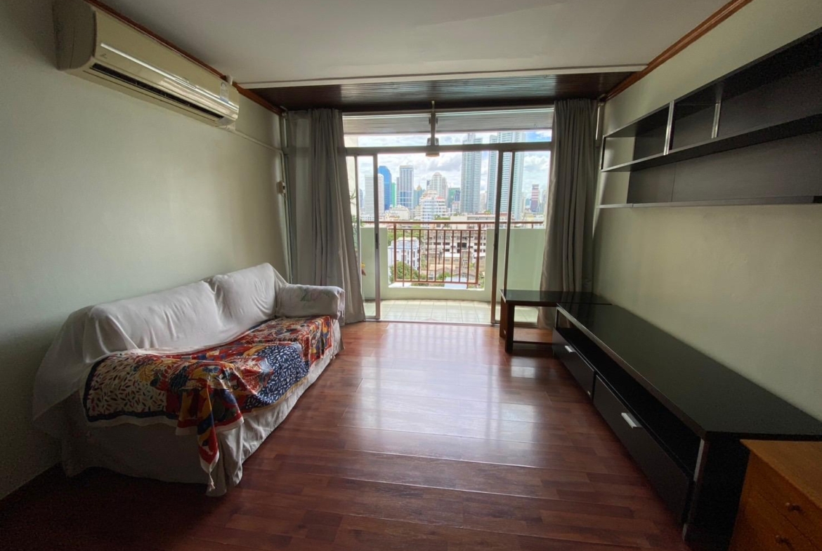 1-Bed 1-Bath 58 sqm Monterey Place Condo Near MRT Queen Sirikit for Rent 20K THB