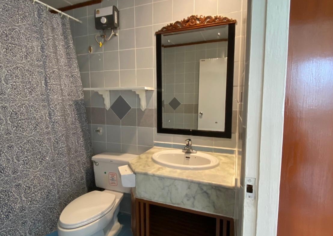 1-Bed 1-Bath 58 sqm Monterey Place Condo Near MRT Queen Sirikit for Rent 20K THB