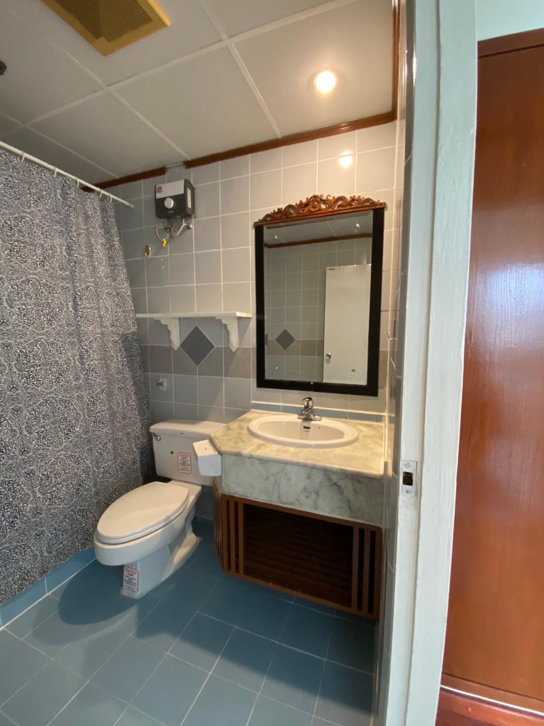1-Bed 1-Bath 58 sqm Monterey Place Condo Near MRT Queen Sirikit for Rent 20K THB