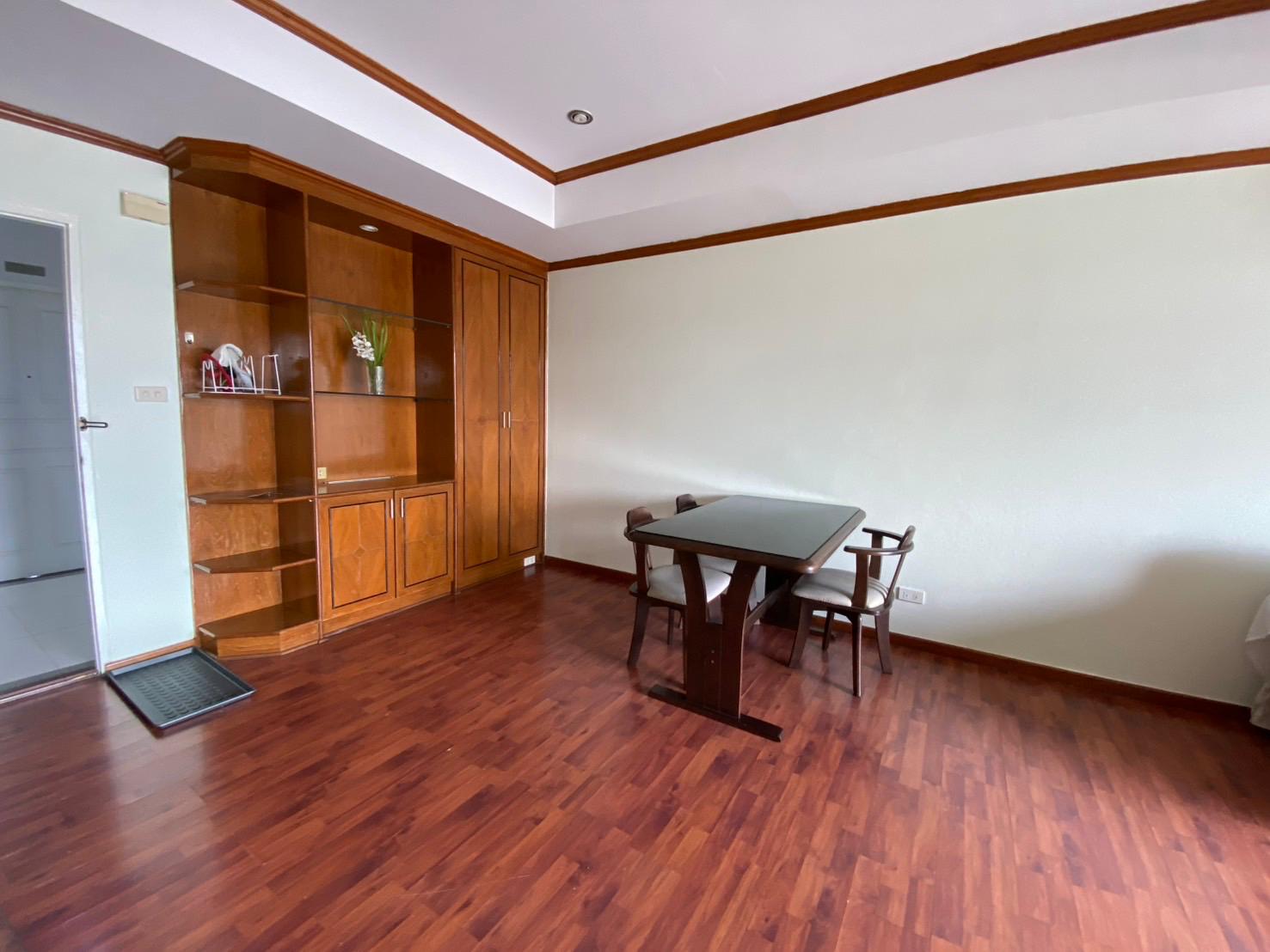 1-Bed 1-Bath 58 sqm Monterey Place Condo Near MRT Queen Sirikit for Rent 20K THB