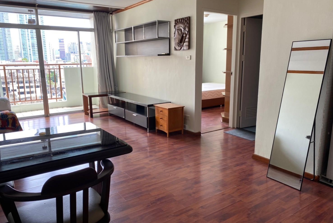 1-Bed 1-Bath 58 sqm Monterey Place Condo Near MRT Queen Sirikit for Rent 20K THB