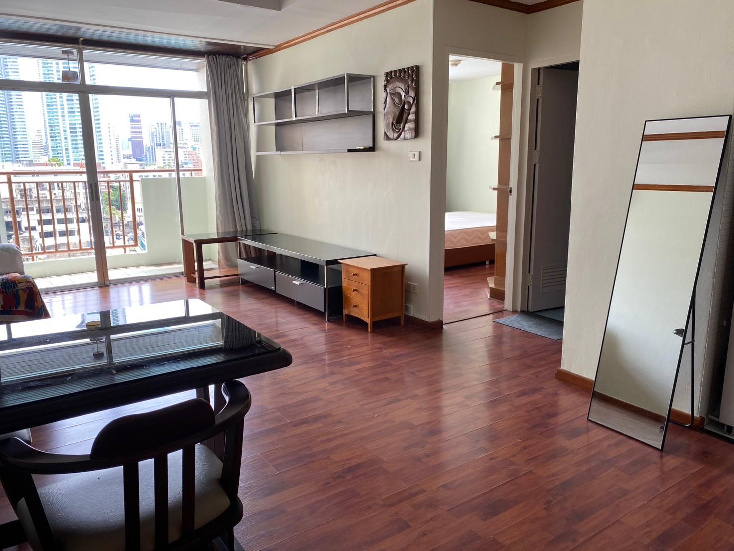 1-Bed 1-Bath 58 sqm Monterey Place Condo Near MRT Queen Sirikit for Rent 20K THB