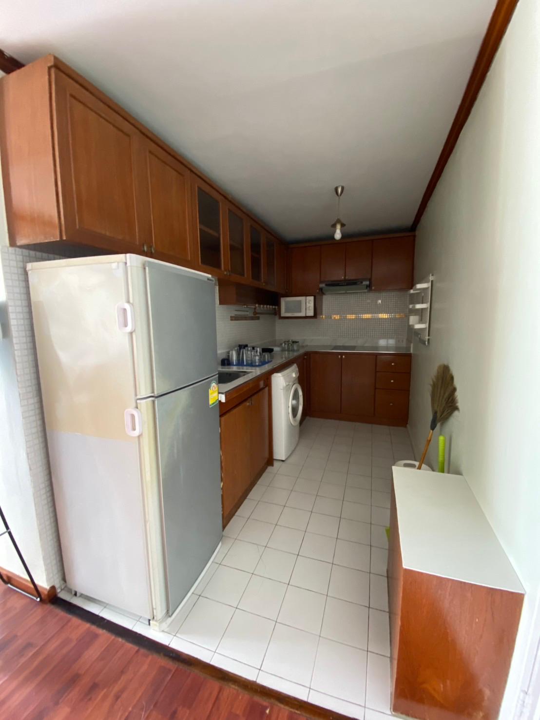 1-Bed 1-Bath 58 sqm Monterey Place Condo Near MRT Queen Sirikit for Rent 20K THB