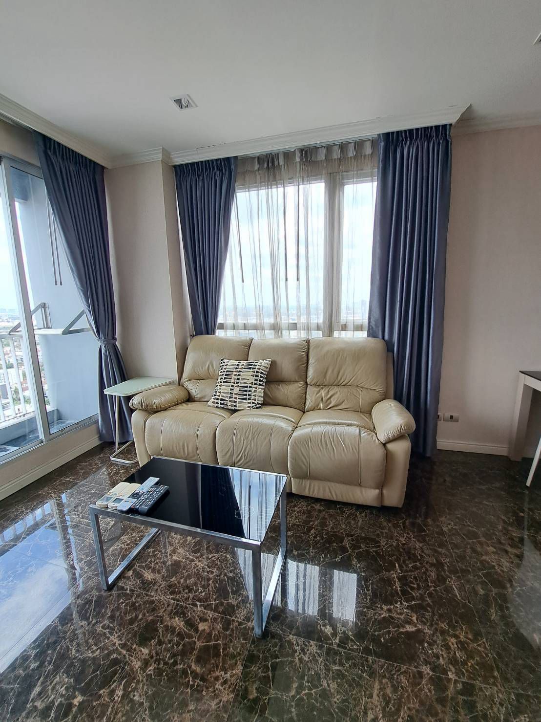 1-Bed 1-Bath 45 sqm Condo at Rhythm Sukhumvit 50 near BTS On Nut for Rent 25K THB