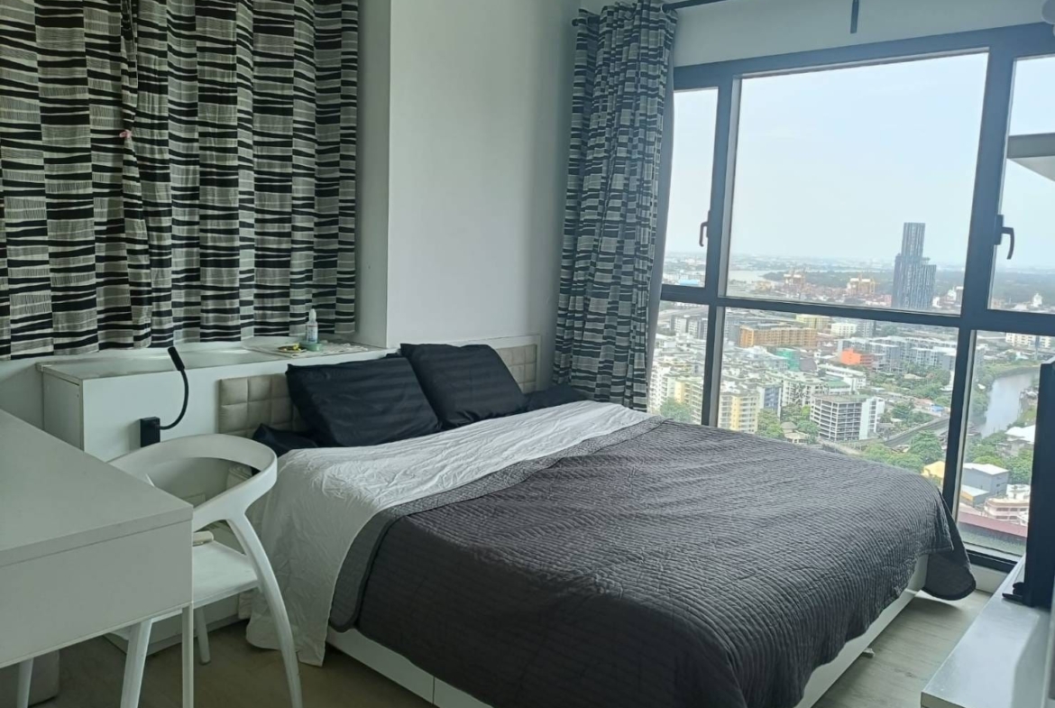 1-Bed 1-Bath 42 sqm River View Condo Near BTS Phra Khanong for Rent 24,500 THB