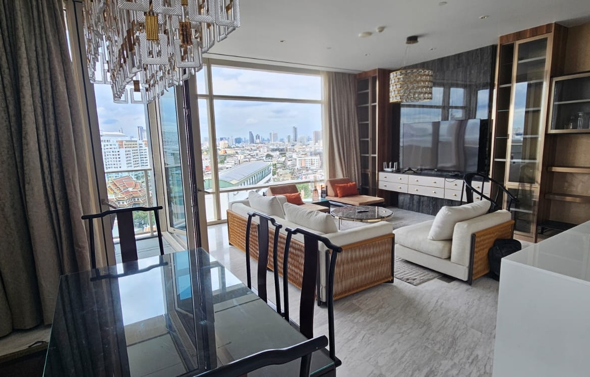 4-Bed 3-Bath 250 sqm Condo at Four Seasons Apartments near BTS Saphan Taksin for Rent 350K THB