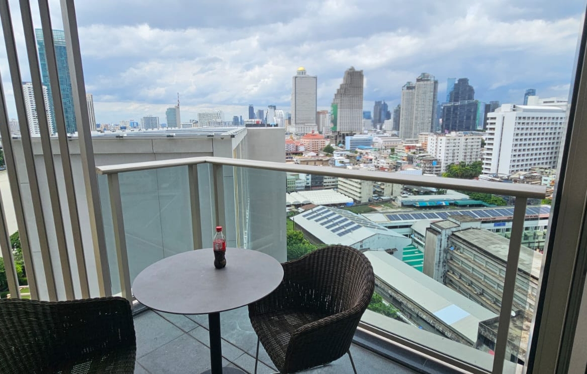 4-Bed 3-Bath 250 sqm Condo at Four Seasons Apartments near BTS Saphan Taksin for Rent 350K THB