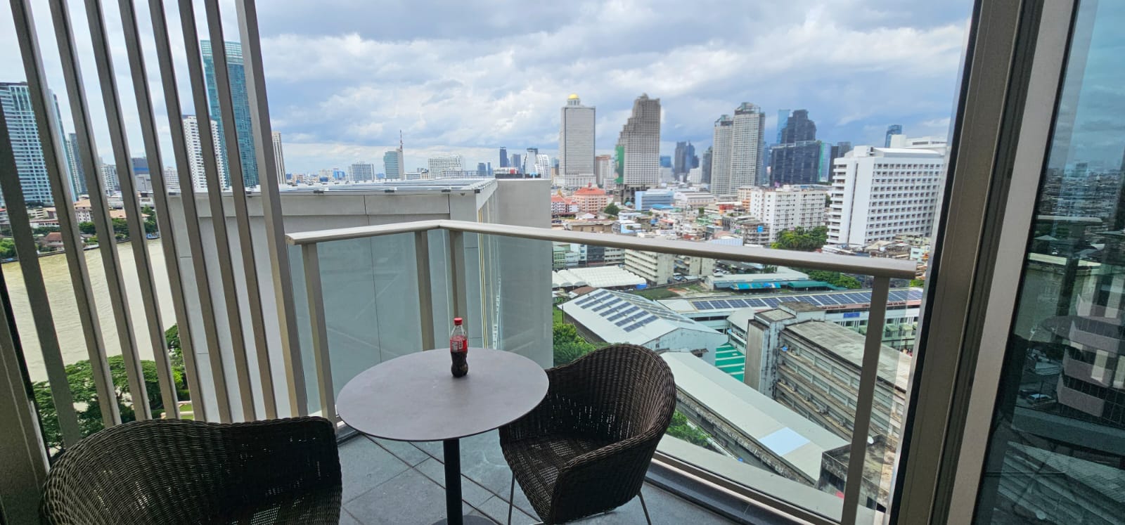 4-Bed 3-Bath 250 sqm Condo at Four Seasons Apartments near BTS Saphan Taksin for Rent 350K THB