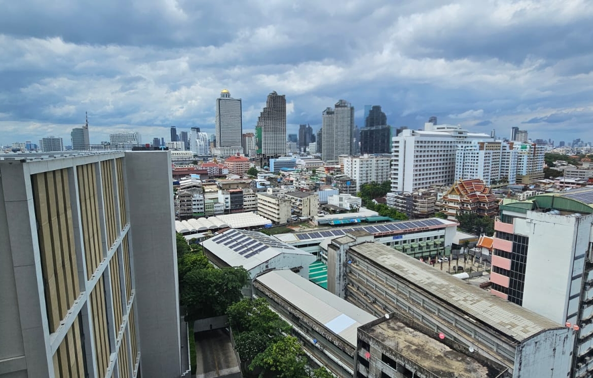 4-Bed 3-Bath 250 sqm Condo at Four Seasons Apartments near BTS Saphan Taksin for Rent 350K THB