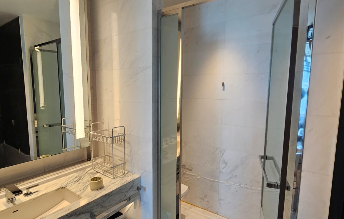 4-Bed 3-Bath 250 sqm Condo at Four Seasons Apartments near BTS Saphan Taksin for Rent 350K THB