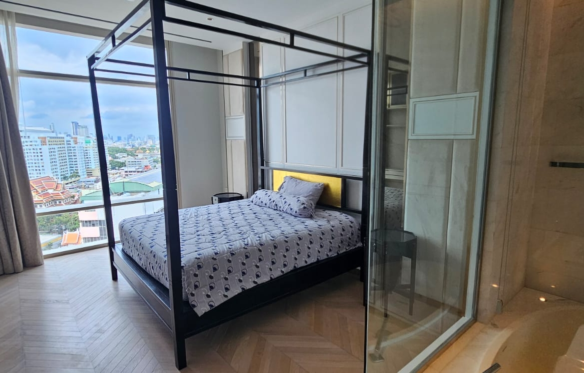 4-Bed 3-Bath 250 sqm Condo at Four Seasons Apartments near BTS Saphan Taksin for Rent 350K THB