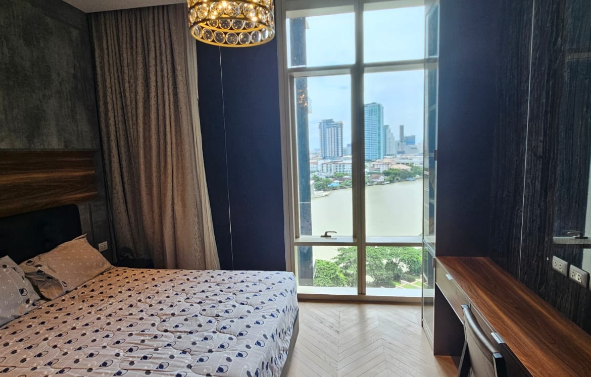 4-Bed 3-Bath 250 sqm Condo at Four Seasons Apartments near BTS Saphan Taksin for Rent 350K THB