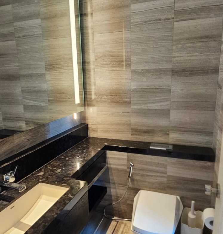 4-Bed 3-Bath 250 sqm Condo at Four Seasons Apartments near BTS Saphan Taksin for Rent 350K THB