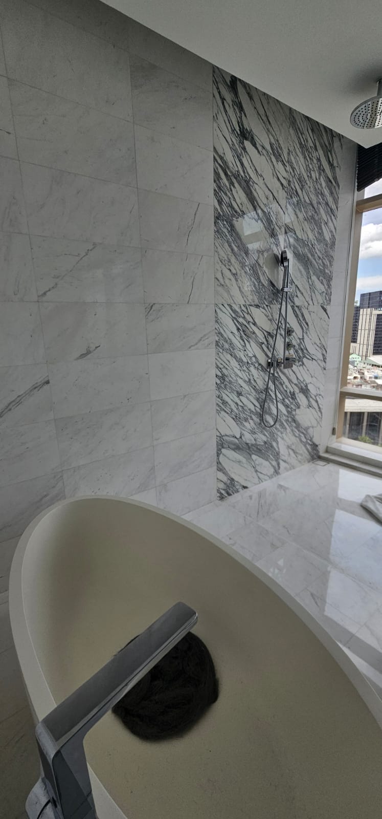 4-Bed 3-Bath 250 sqm Condo at Four Seasons Apartments near BTS Saphan Taksin for Rent 350K THB