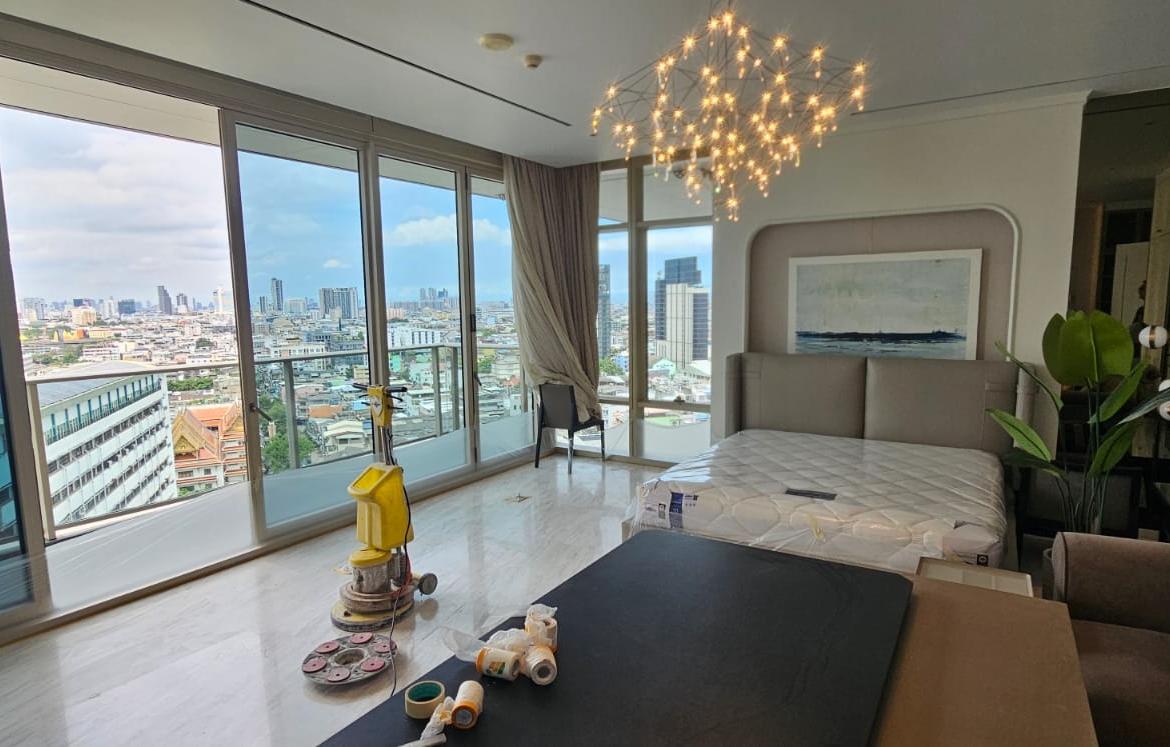 4-Bed 3-Bath 250 sqm Condo at Four Seasons Apartments near BTS Saphan Taksin for Rent 350K THB