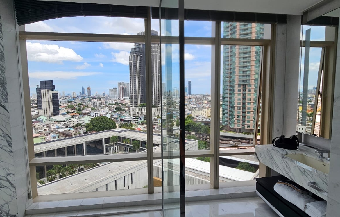 4-Bed 3-Bath 250 sqm Condo at Four Seasons Apartments near BTS Saphan Taksin for Rent 350K THB
