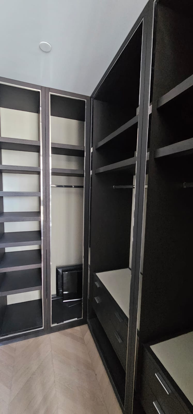 4-Bed 3-Bath 250 sqm Condo at Four Seasons Apartments near BTS Saphan Taksin for Rent 350K THB