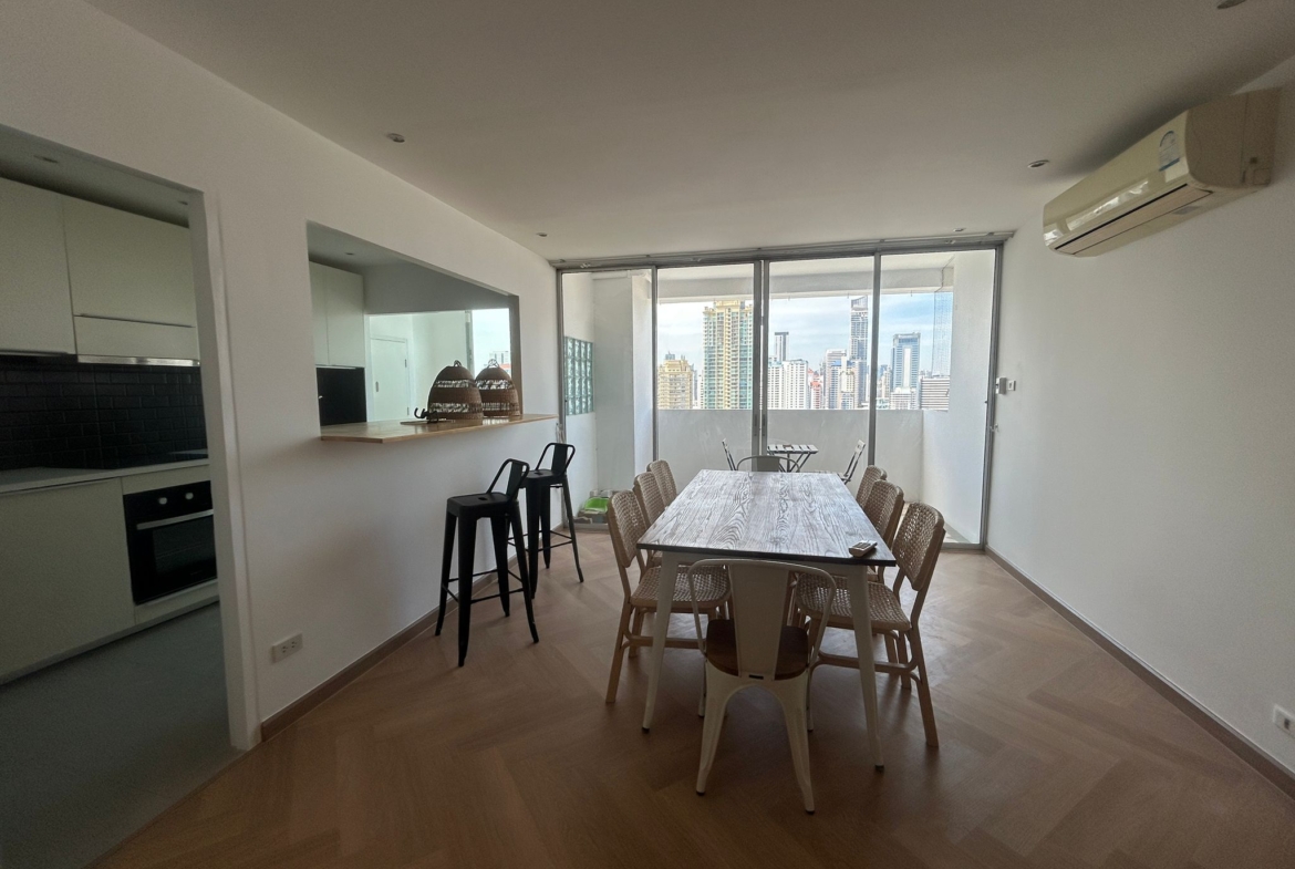3-Bed 2-Bath 137 sqm Condo at D.S. Tower 2 Near BTS Phrom Phong for Rent 67,000 THB/month